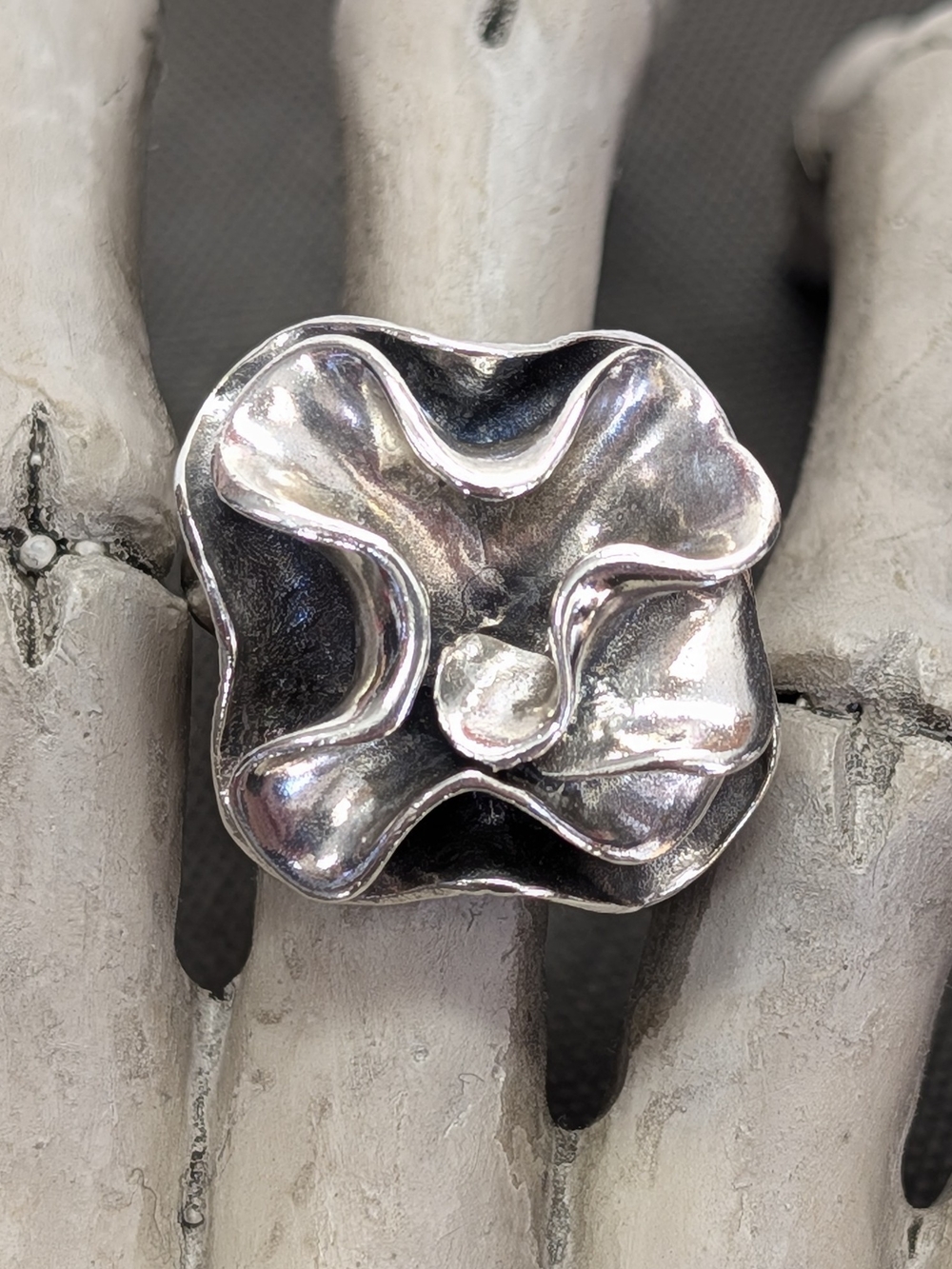 Retired Silpada R1809 Blooming Flower Sterling Silver Ruffle Ring Thailand 925